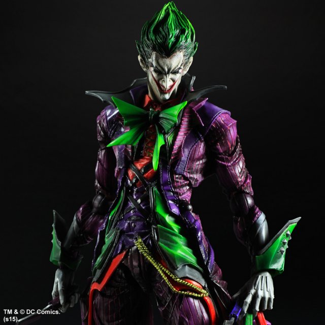 Play Arts Kai Joker Statue